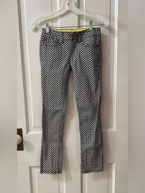 DREAMPOP Neon Yellow Waistband Shorts with Black & White Geometric Lining